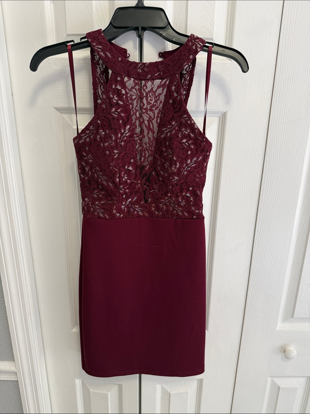 Sleeveless Lace Bodice Prom Dress in Burgundy